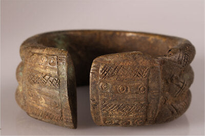 VINTAGE WRIST BANGLE