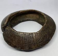 VINTAGE  BANGLE